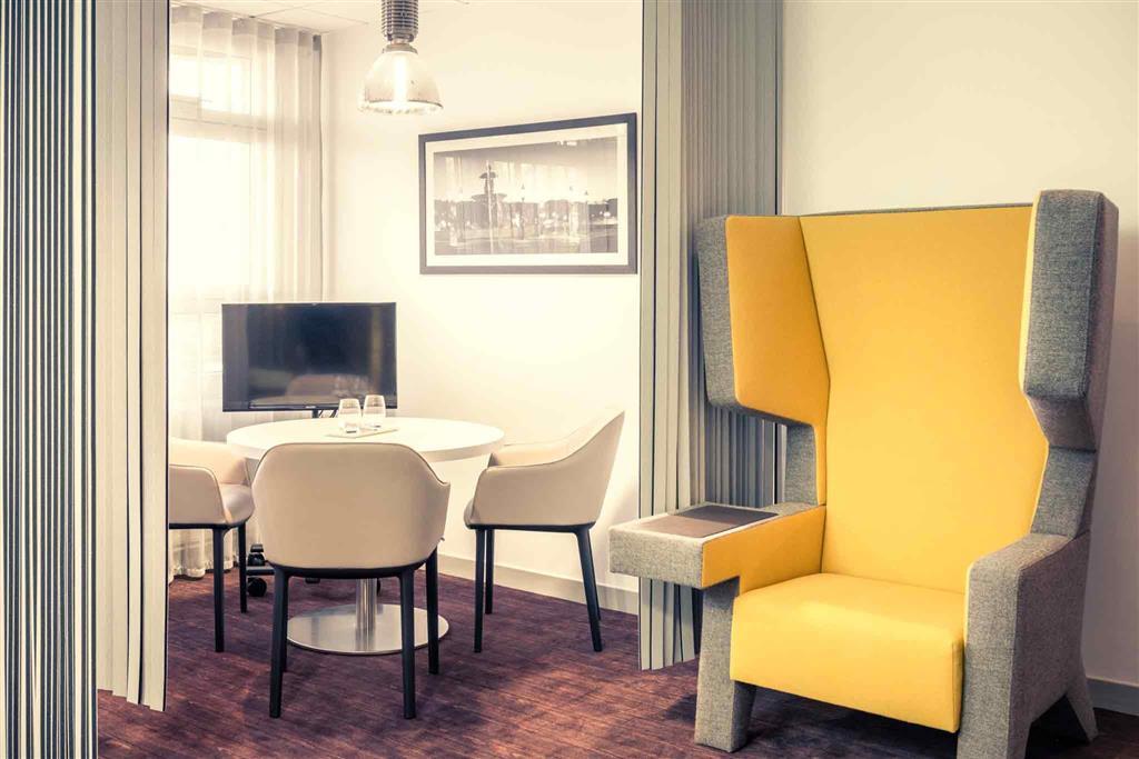 Mercure Paris Massy Gare Tgv Exterior foto